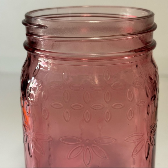 SYNDIOATE Pink Qt Jar with handmade needlepoint top gift jar NWOT - Picture 4 of 8